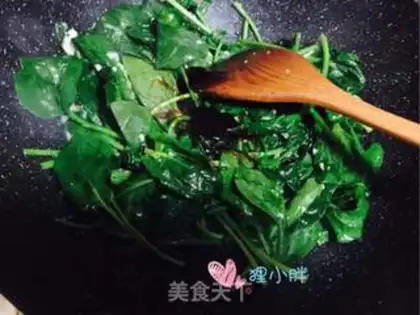 Make Garlic spinach step 5