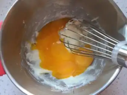 Make Specious omelet rolls step 2