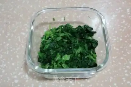 Make Shrimp spinach step 1