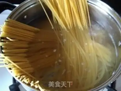 Make Curry shrimp with pasta step 2