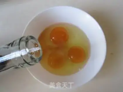 Make Silver fish fried eggs step 1