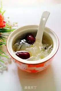 Make Silver-eared date soup step 2