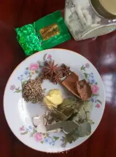 Make Five spicy tea eggs step 1