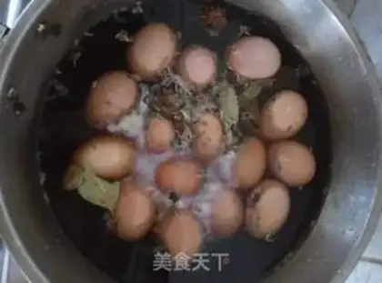 Make Five spicy tea eggs step 2