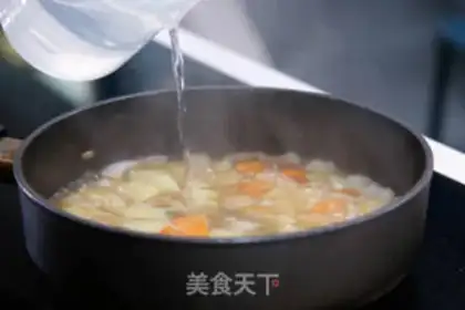 Make Curry potato beef gravy step 2