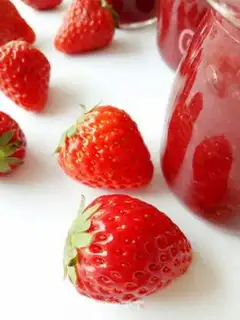 Make Homemade strawberry sauce step 11