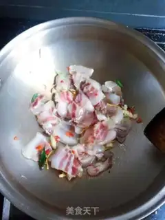 Make Quinbu gufa makes three layers of meat step 3