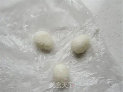 Make A panda cup for children step 4
