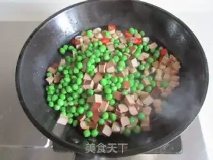 Make Peas eggs and fried meat step 6