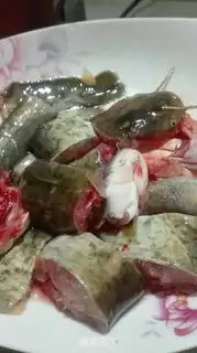Make Wild catfish congee step 1