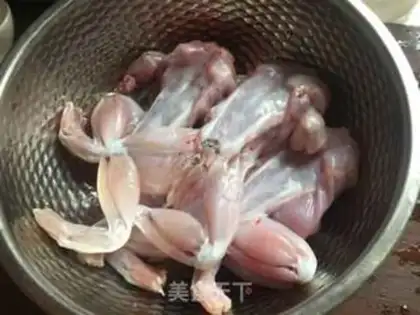 Make Pyramid frog step 0