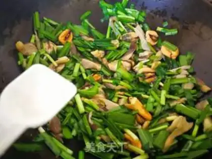 Make Cream mushroom fried mussels step 6
