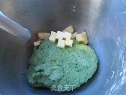 Make Spinach toast and sandwiches step 4
