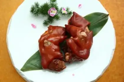 Make Five fragrance pig hands step 0