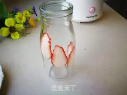 Make Strawberry potato shakes step 1