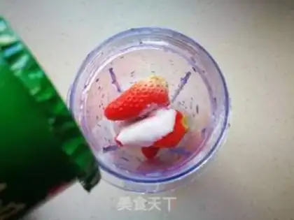 Make Strawberry potato shakes step 4