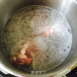 Make Sea belt bone soup step 1