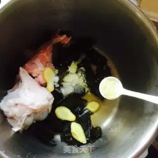 Make Sea belt bone soup step 2