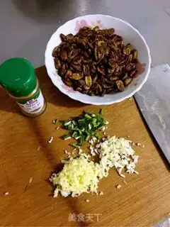 Make The oil-breeding spider step 0