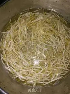 Make Bean sprouts step 0