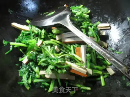 Make Eggs dry and fried step 3