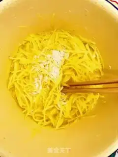 Make Onion eggs and potatoes step 3
