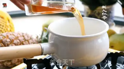Make Cinnamon milk tea step 1