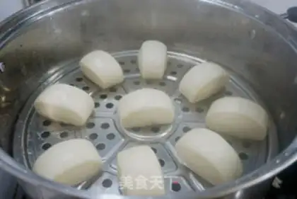 Make Slice the buns step 5