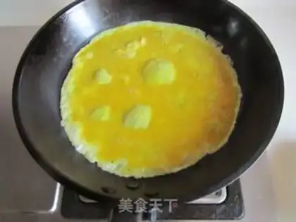 Make A spinach egg mix fan step 2