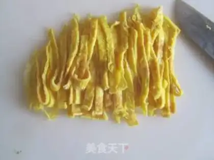 Make A spinach egg mix fan step 3
