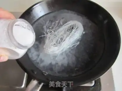 Make A spinach egg mix fan step 4