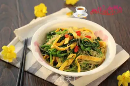 Make A spinach egg mix fan step 8
