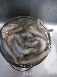 Make White wine makes shrimp step 1
