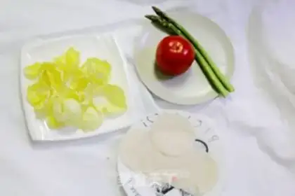 Make Fried dumplings and vegetable noodles step 0