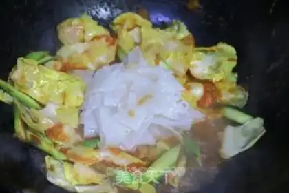 Make Fried dumplings and vegetable noodles step 7