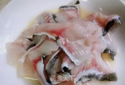 Make Tomato soup, white and black step 0