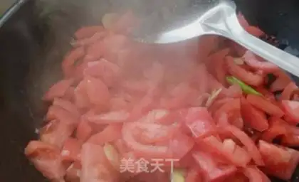 Make Tomato soup, white and black step 2