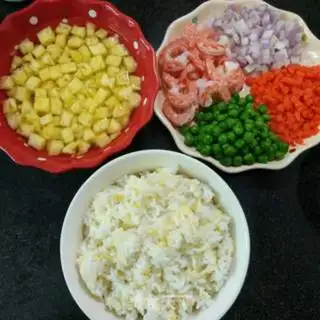 Make Shrimp pineapple step 1