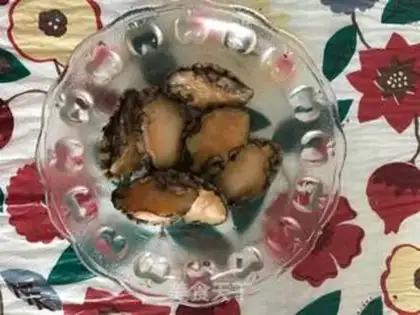 Make Porridge of mushroom abalone carrots step 1