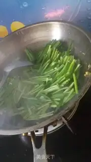 Make Scrambled eggs step 5