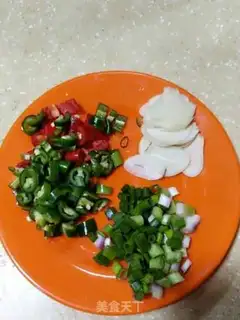 Make Pretzels of spicy chicken wings step 1