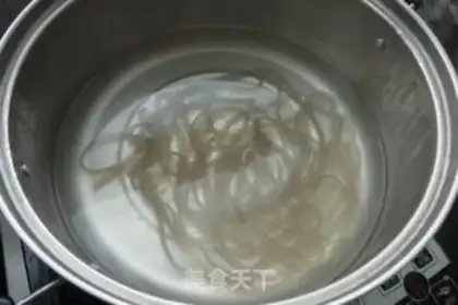Make Puffed with garlic step 1