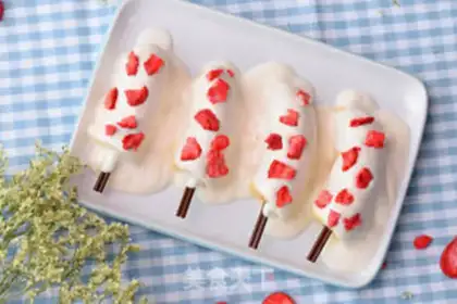 Make Strawberry cracker banana ice cream step 4