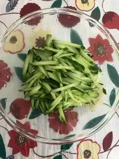 Make The cucumber with the skin step 0
