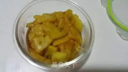 Make Caramel pineapple and fruit cake step 2
