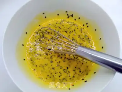 Make Black sesame mashed mashed roll step 1