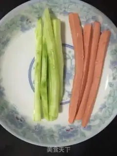 Make Eggs and tomato sauce step 0