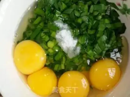 Make Cream fried eggs step 1
