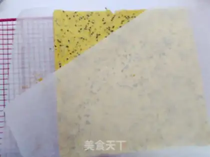 Make Black sesame mashed mashed roll step 8