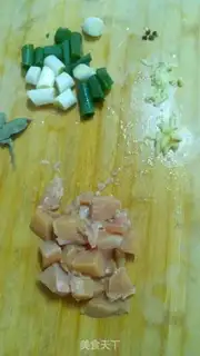 Make Seamese sesame pine step 0